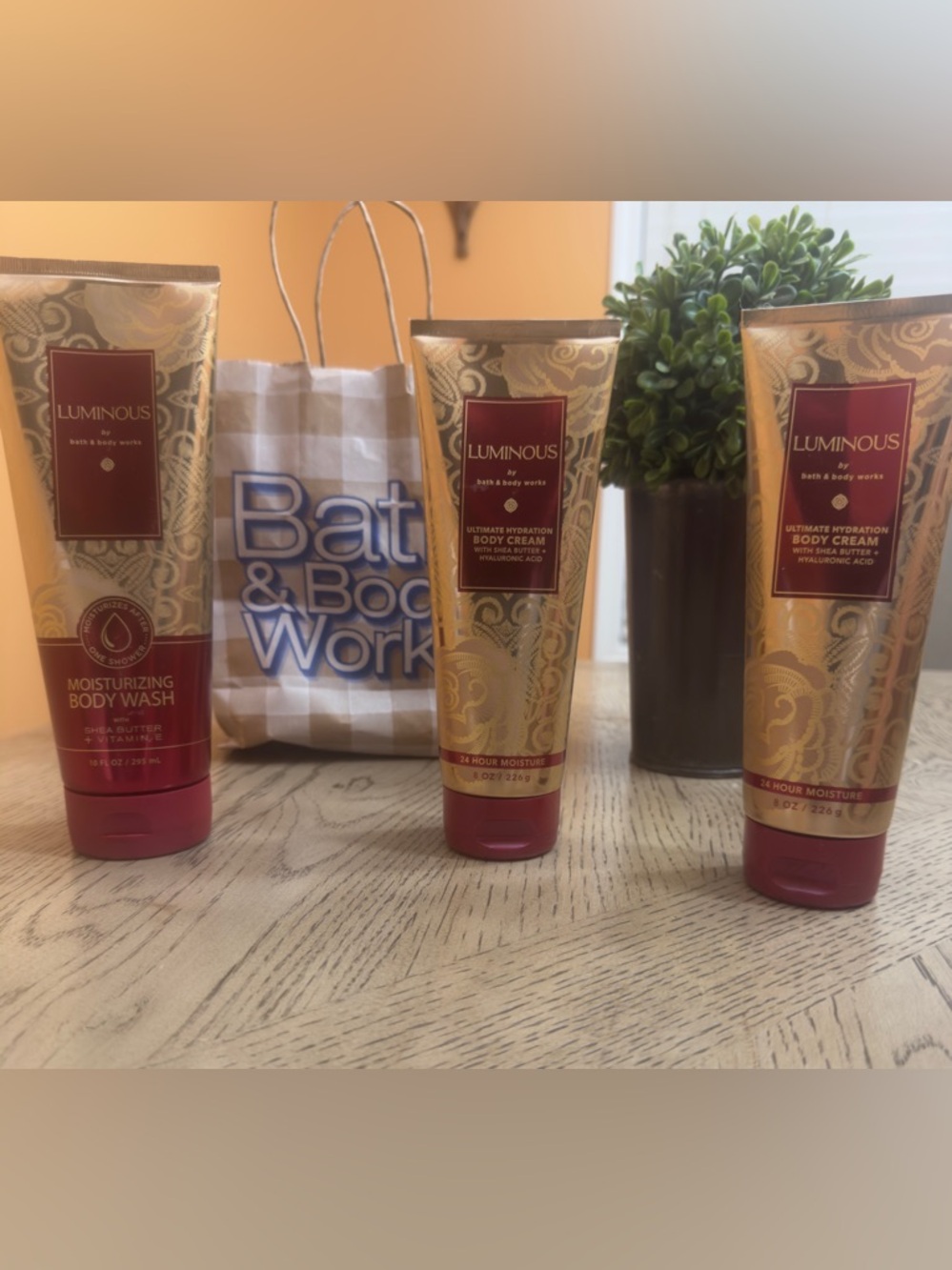 Bath & Body Works Luminous Body Cream x 2 & 1 Body Wash Gold & Red